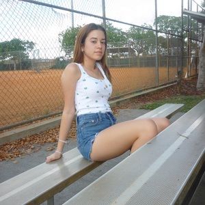 Meet your Posher, Claudia